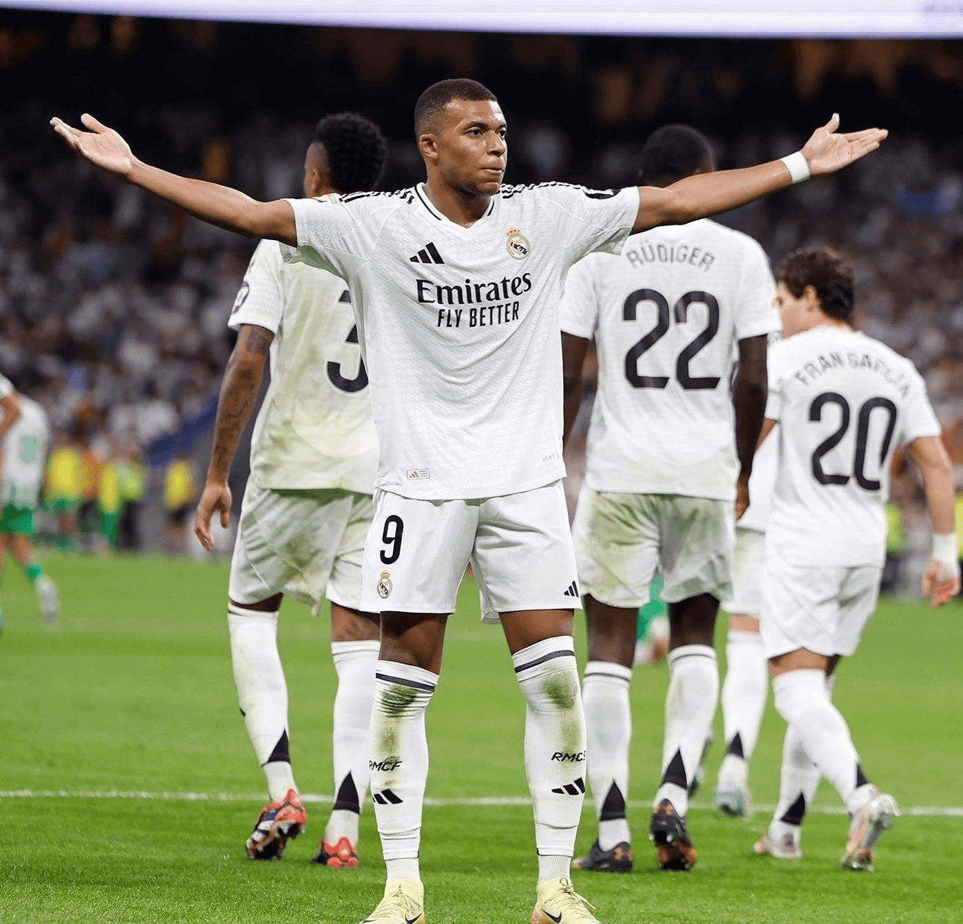 一竞技官方网站-包含Ning在皇家马德里比赛中大比分领先罗马门线救险，网友：今夜皇家马德里调整名单以备德甲的词条