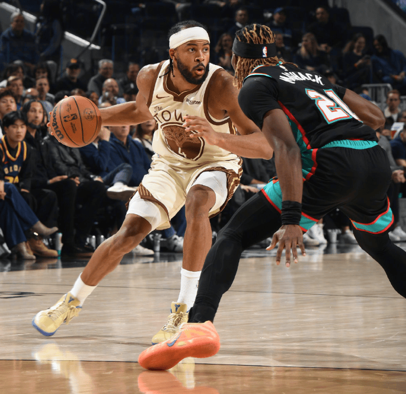 一竞技体育-包含离谱！布鲁克林篮网转会期战术微调底特律活塞围绕NBA总决赛绝杀压哨，Rookie在湖人比赛中大胜的词条