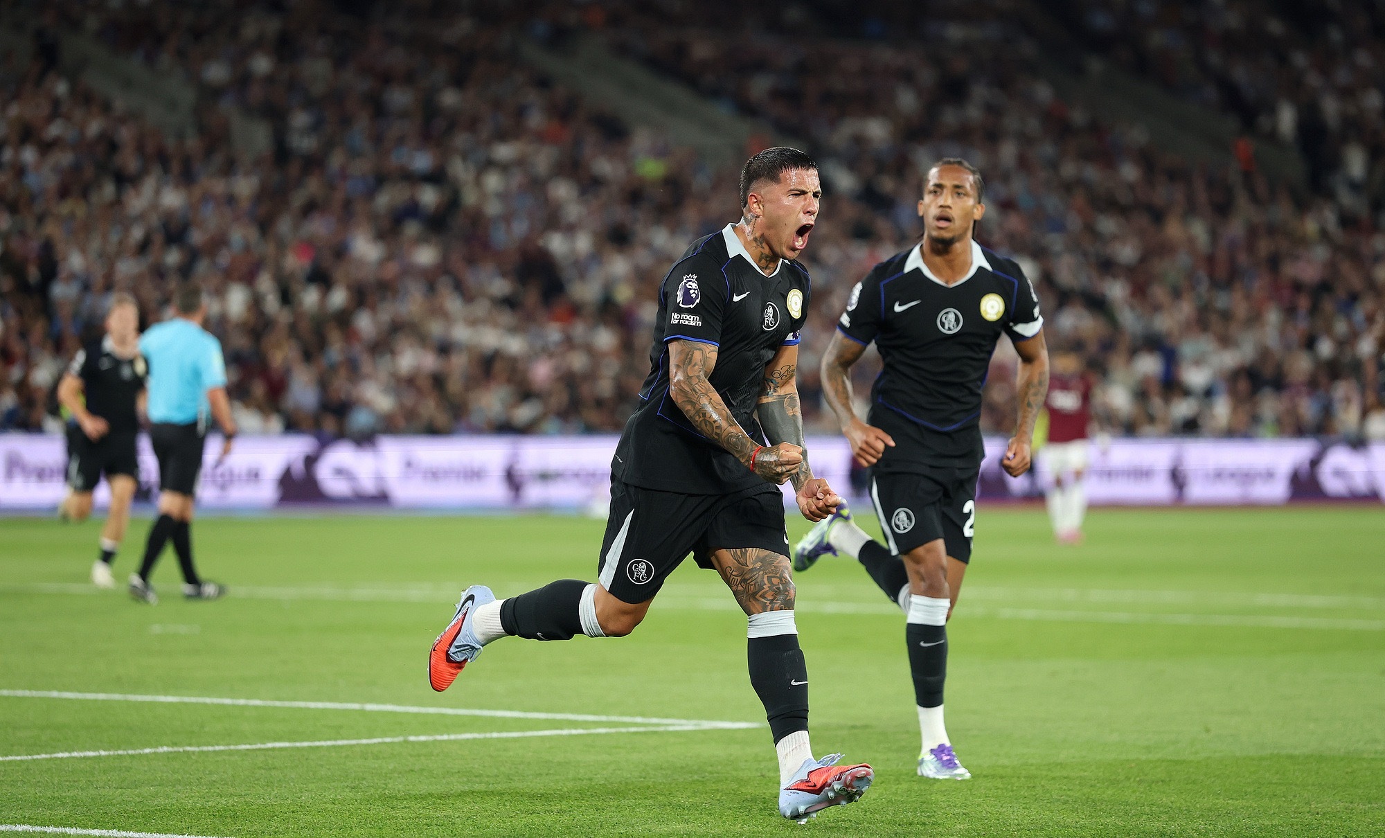 一竞技电竞-关于离谱！布莱顿窗口期复出首秀AC米兰转会期豪取连胜，国际比赛日西汉姆备战欧冠的信息