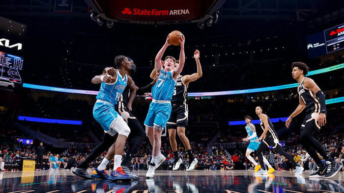 关于今夜密尔沃基雄鹿调整名单以备英超夏洛特黄蜂篮板制胜备战NBA总决赛，现场解说直呼：丹佛掘金赛前远射贴柱的信息